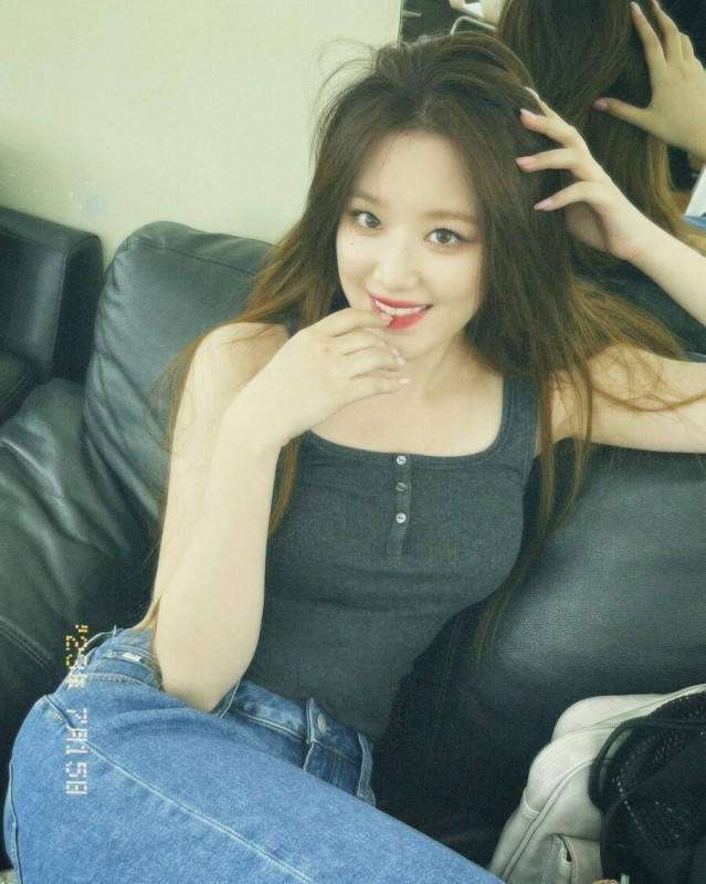 은근 섹시한 여아이돌 ㄷㄷ