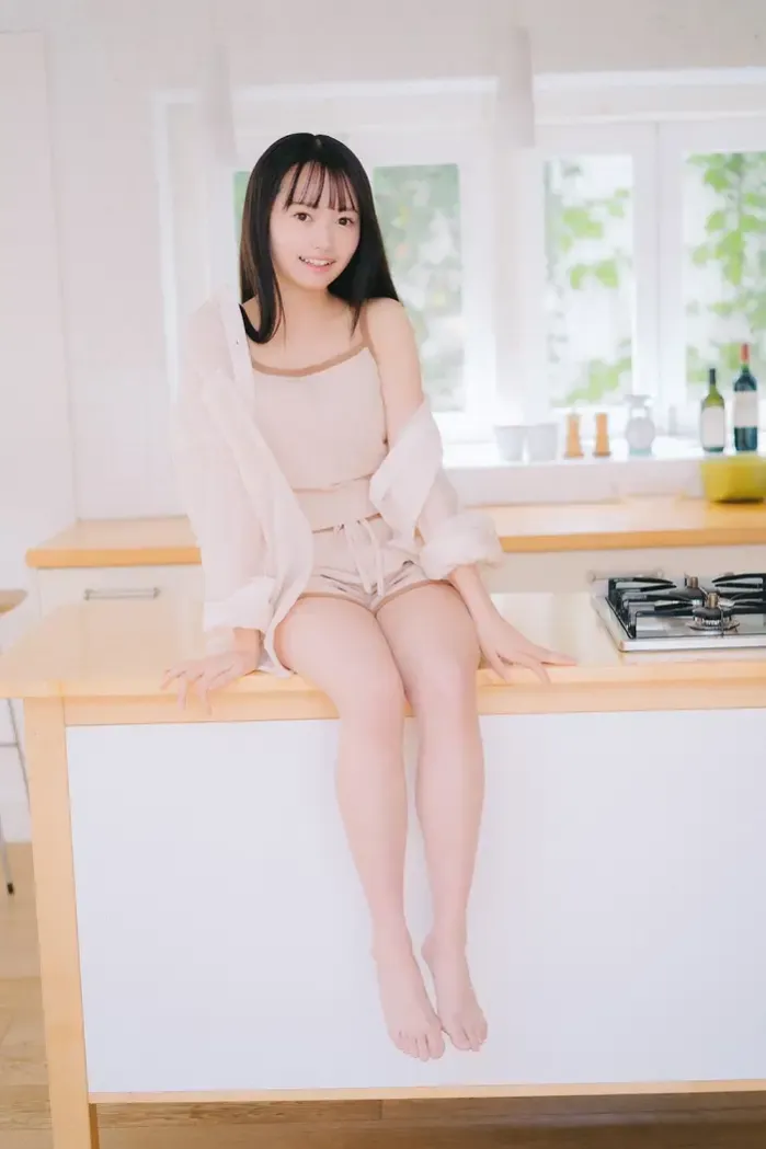 메이 하나다 위클리 플레이보이 플러스