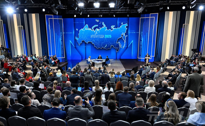 푸틴 &quot;2026년은 군사적 충돌 없이 평화롭게 살기를 간절히 바란다&quot;