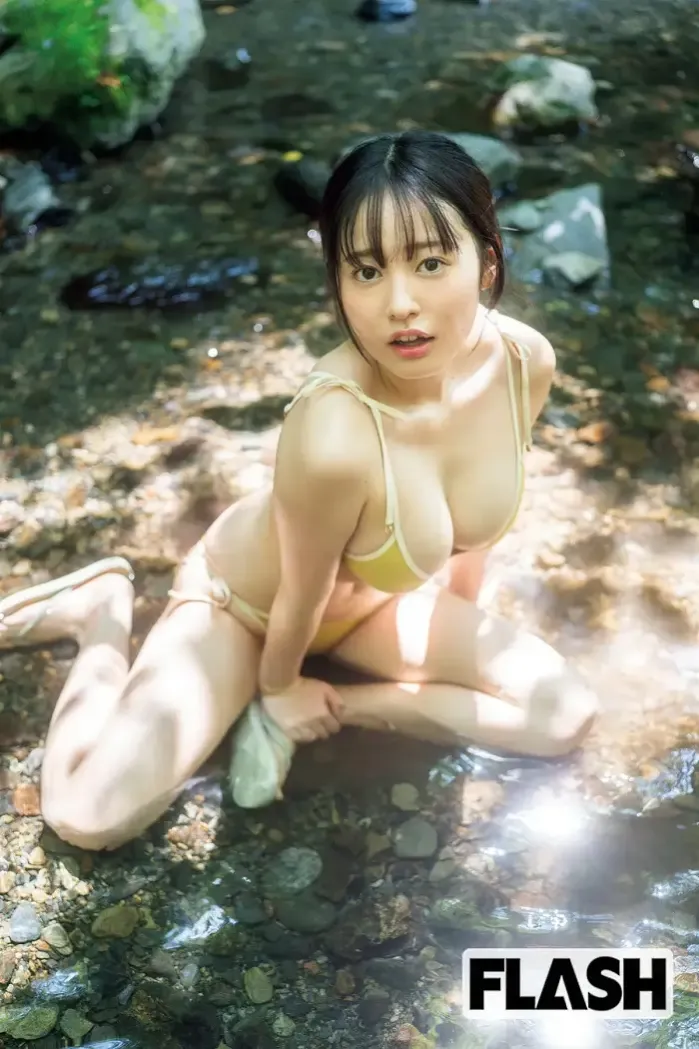 시라하마 미우, 타케우치 호노카, 플래시 2025년 11월 4일호