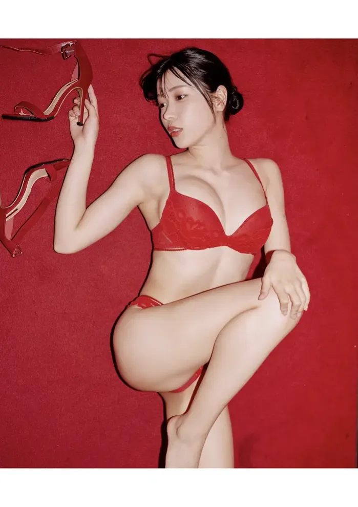 나나 나나세 Weekly Playboy 2025 No.22