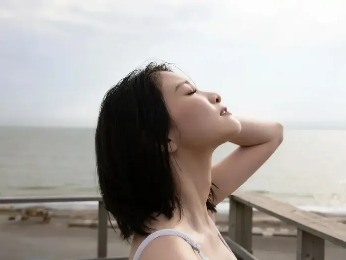 이가라시 하야카 사진집 「F컵이에요! vol.1 해변가 카페의 너무 귀여운 아르바이트 편」 Set.03