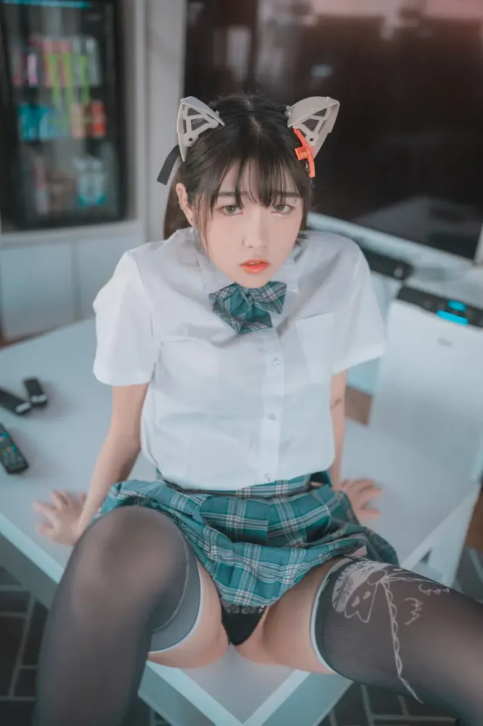 손손 ‘Plug Me In’ Set.02