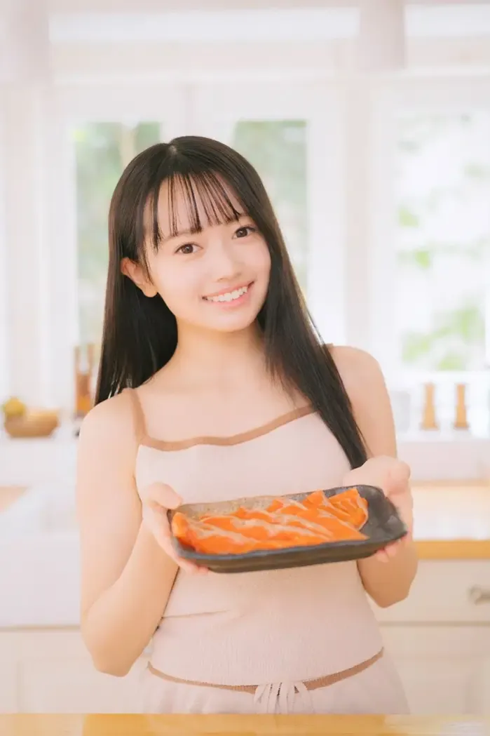 메이 하나다 위클리 플레이보이 플러스