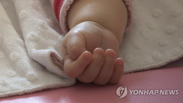 23개월 아들 홀로 숨질 때...PC방서 게임하던 부모, 홈캠 보고 집으로