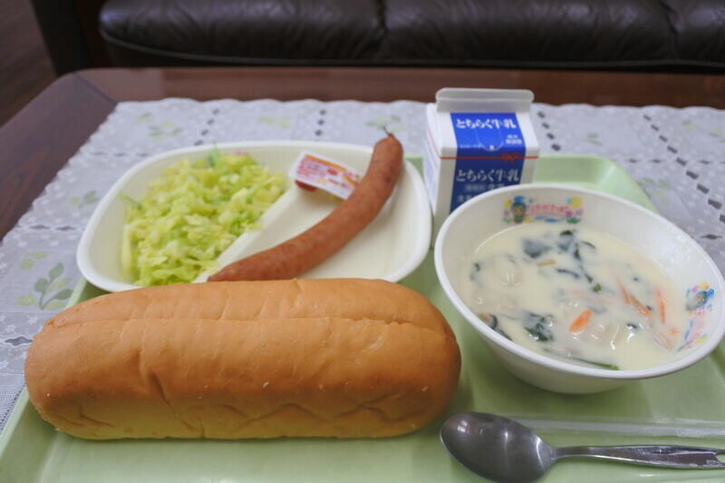 image.png 한국에서 빵값이 싸지면 폭발적으로 수요가 늘어날까?(빵의 유리천장)