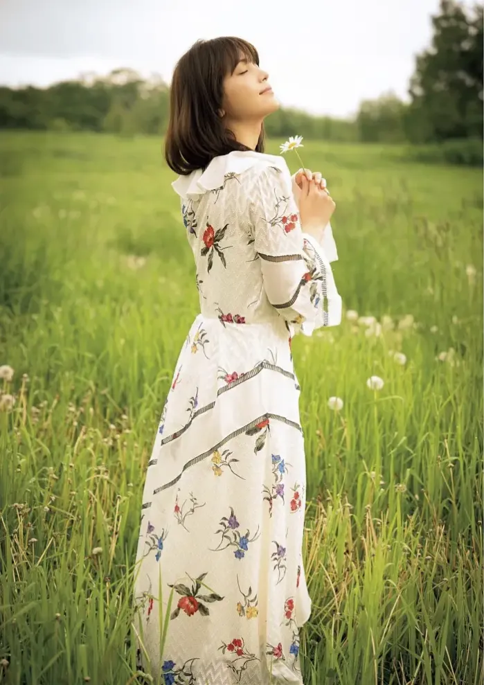 미키 난리 2번째 사진집 『jamais vu』 Set.04