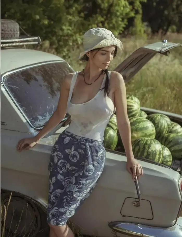 수박 농사짓는 시골처녀