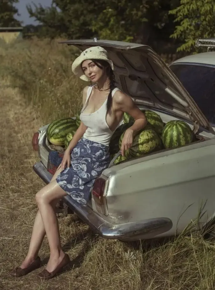 수박 농사짓는 시골처녀