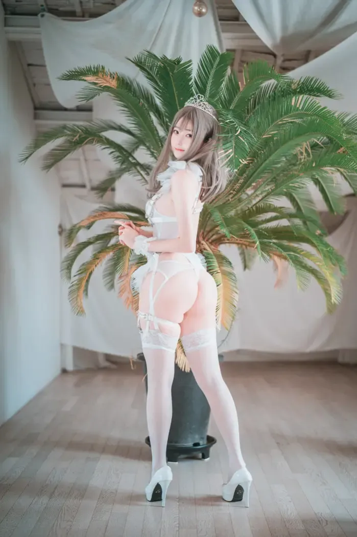 Bambi 밤비, DJAWA ‘Reine de Blanc’ 2