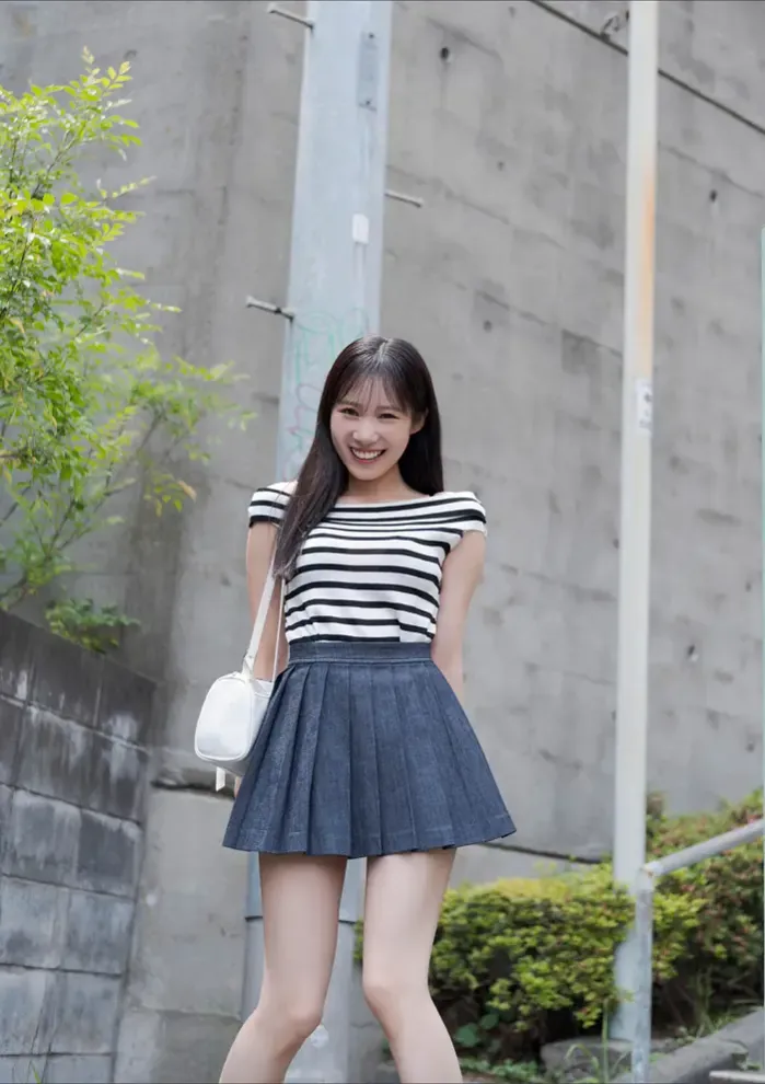 요코노 스미레, BUBKA 디지털 사진집 「그 커브, 반칙급!」 Set.01