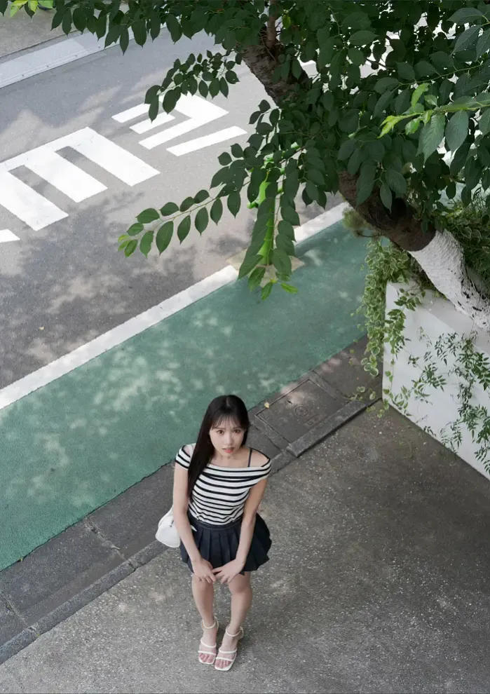 요코노 스미레, BUBKA 디지털 사진집 「그 커브, 반칙급!」 Set.01