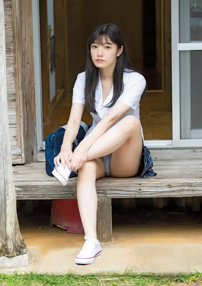미야시타 레나, 1st 사진집 『투명한 소녀』Set.01
