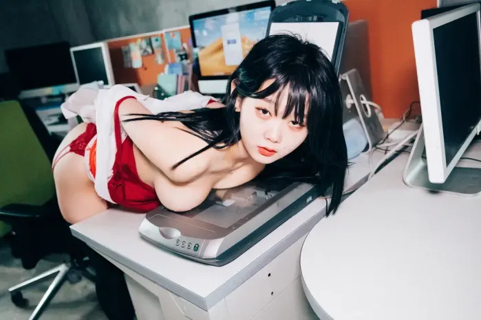 ZIA.Kwon 권지아, Loozy ‘Office Slave’ Set.05