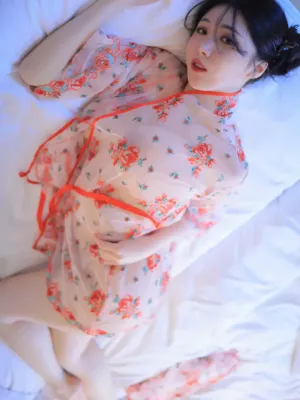 Yeon Woo 연우, Photobook ‘Heat’ Set.03