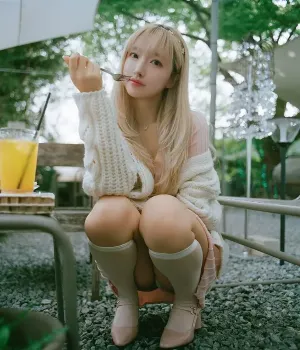 사장님네 아이돌 미모급의 모델 누나