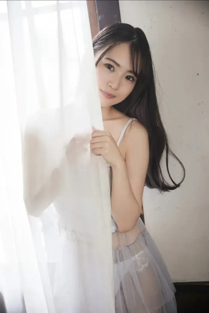 히메카와 세나, FLASH 디지털 사진집 「처음으로 누드」